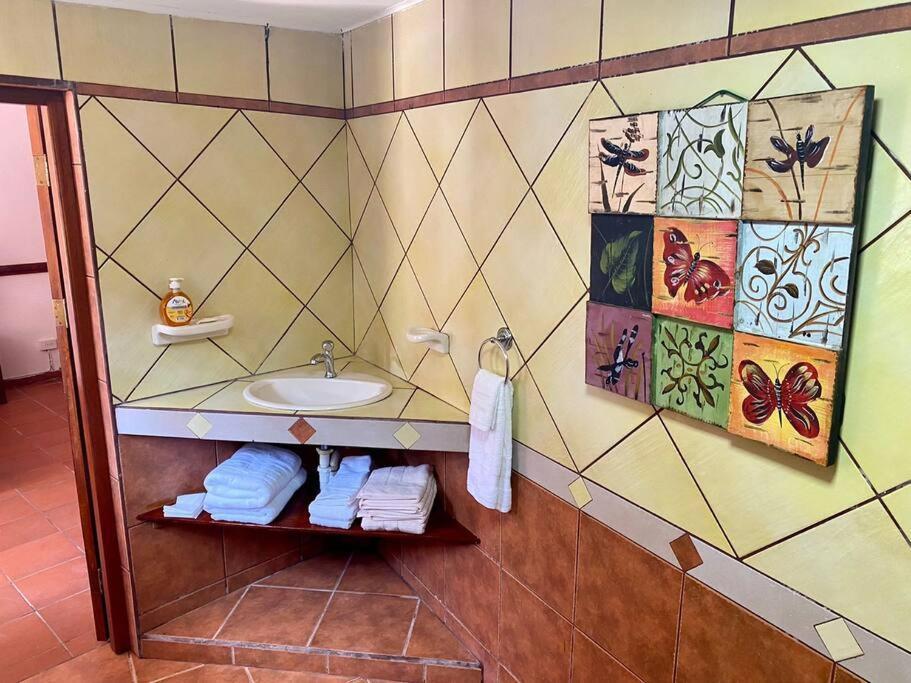 3-Bedroom Villa With A Jacuzzi Noord Εξωτερικό φωτογραφία