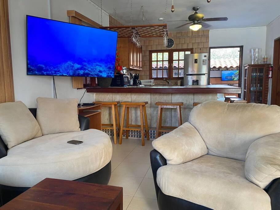 3-Bedroom Villa With A Jacuzzi Noord Εξωτερικό φωτογραφία